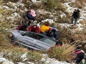 Tourist's car fell into a ditch