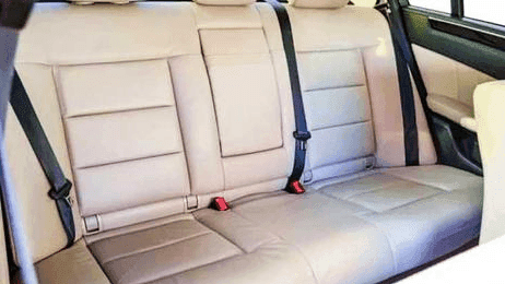 It is mandatory to wear a seat belt on the back seat of the car