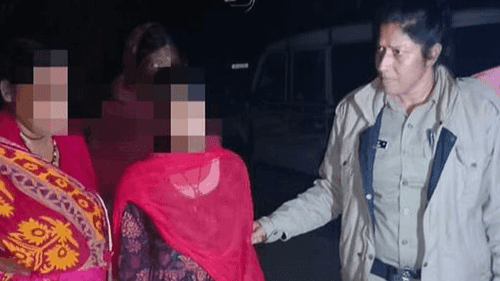 Image for The minor roaming alone was handed over by the police to his family members