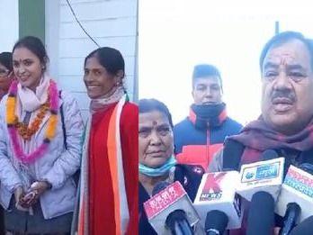 Harak Singh Rawat sought votes for his daughter-in-law