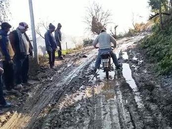 Villagers demonstrated against the condition of the road