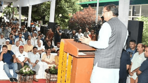 CM Dhami honored the farmers associated with the agriculture of the state