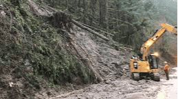 Uttarkashi: Gangotri yatra stopped amidst heavy landslide at Helgugad