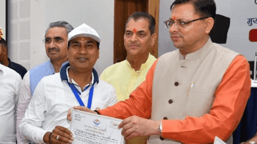 CM Dhami honored the winners of Seva Pakhwada 2022
