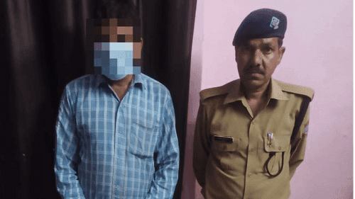 Gairsain Police arrested the accused with illegal liquor during checking