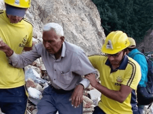 SDRF team rescued hundreds of passengers when the road was blocked