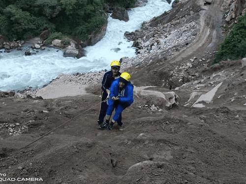 SDRF team rescues stranded passengers due to road blockage
