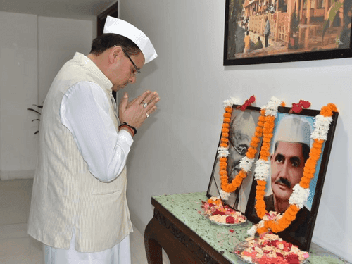 CM Dhami pays tribute to the Father of the Nation Mahatma Gandhi