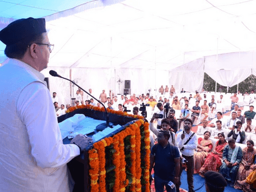 CM Dhami pays tribute to the martyrs of the agitation at Rampur Tiraha Muzaffarnagar