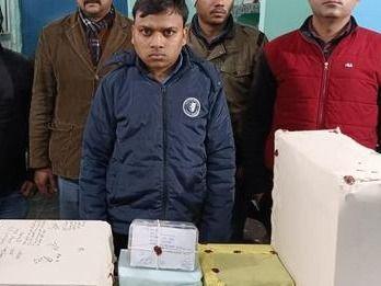 The swindler was caught by the police