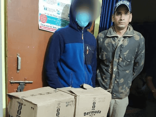 Accused arrested with illegal English liquor