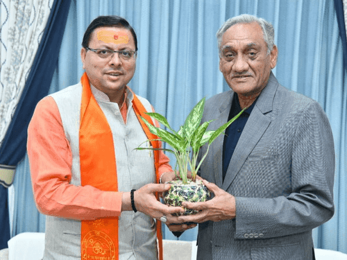 Former CM Shri Vijay Bahuguna made a courtesy call on CM Dhami