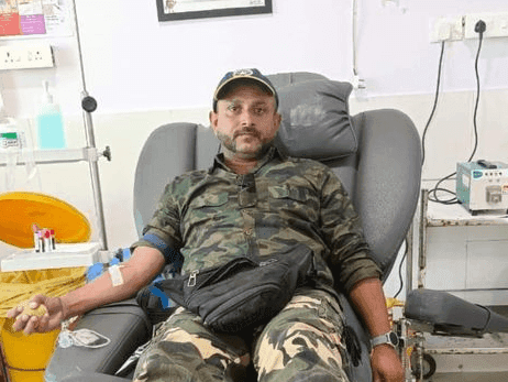 Blood donation done by Uttarakhand Police personnel to the patient in time