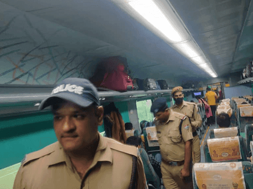 Intensive checking campaign conducted by Uttarakhand Police at railway stations