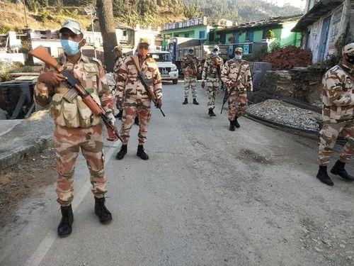 A flag march was conducted by the police and paramilitary personnel in the Jhirauli police station area.
