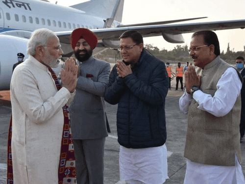 Ministers welcomed PM Shri Narendra Modi on his arrival at Devbhoomi Uttarakhand