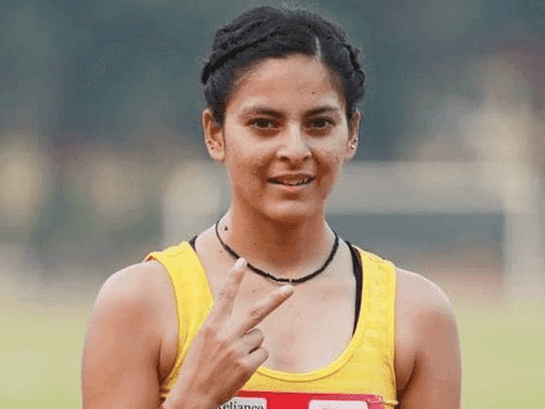 CM Dhami congratulated Mansi Negi on winning gold medal