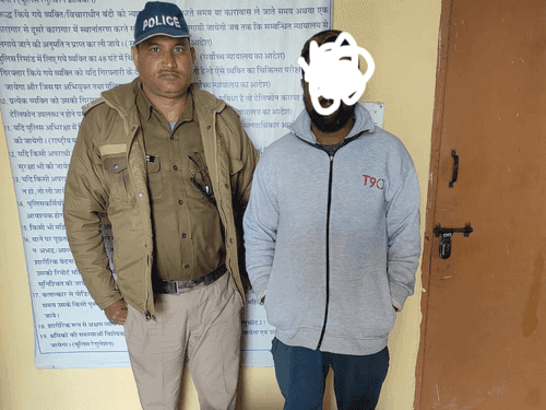 Accused arrested with illegal liquor box