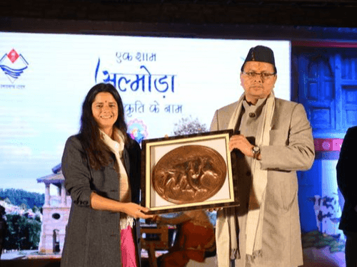 CM Dhami participated in the Livelihood Festival cultural evening program