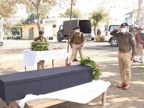 उधमसिंहनगर पुलिस परिवार द्वारा दी गयी अश्रुपूर्ण श्रद्धांजलि