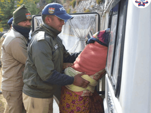 Chamoli Police became a support for old woman