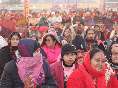 सीएम धामी ने खटीमा में आयोजित उत्तरायणी कौथिग मेले में परिवार सहित किया प्रतिभाग