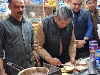 Harish Rawat made butter made in the shop