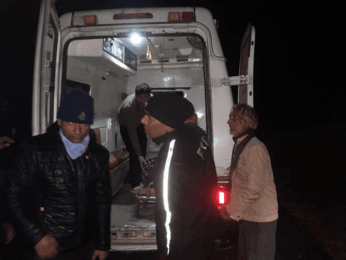 Car fell into ditch, rescued by Uttarakhand Police