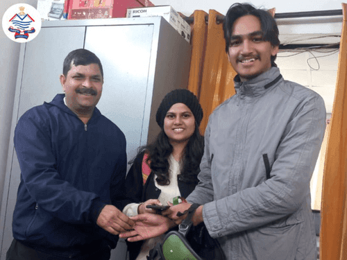 Uttarakhand Police handed over the lost phone to its owner