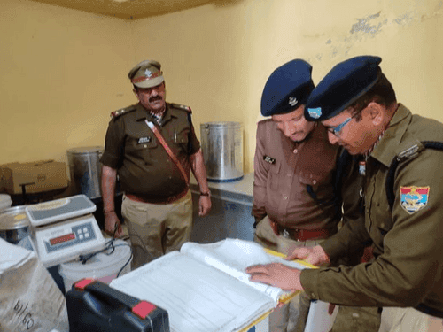 Half yearly inspection of Rikhnikhal police station done by ASP Kotdwar