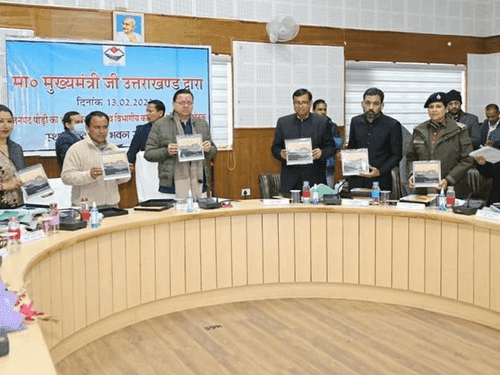 CM Dhami reviewed the development works and programs of all departments in Pauri