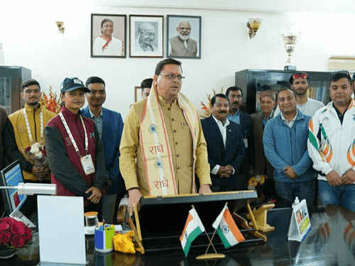 CM Dhami honored medal winners of Uttarakhand