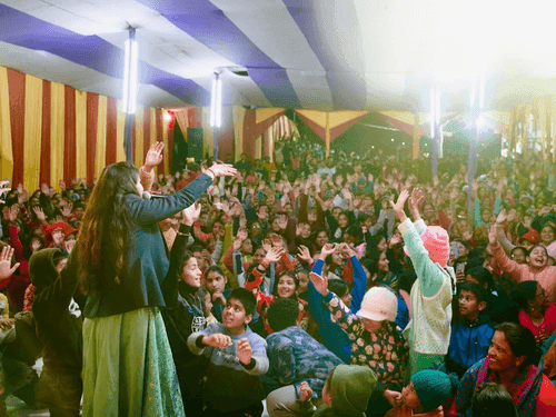 People dance a lot on the songs of Uttarakhand singer Hema Negi Karasi