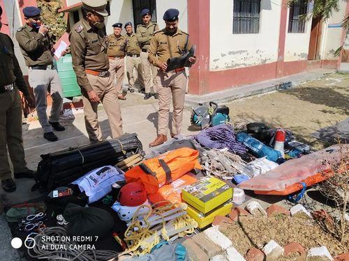 Annual inspection of Thana Kanda was done by Mr. Superintendent of Police, Mr. Bageshwar.
