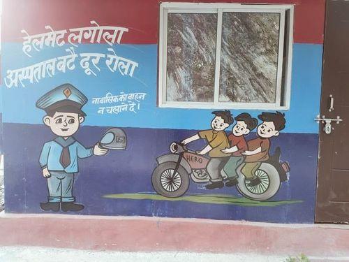 Uttarakhand Police is making aware to follow traffic rules