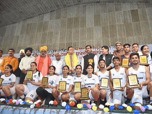 CM Dhami participated in the closing ceremony of the basketball tournament