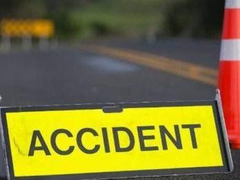 Alto car fell into ditch, two killed