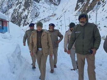 SP Shweta Choubey reached Badrinath Dham with the team