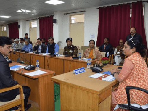 Hon'ble Speaker Uttarakhand Legislative Assembly holds a meeting with higher officials