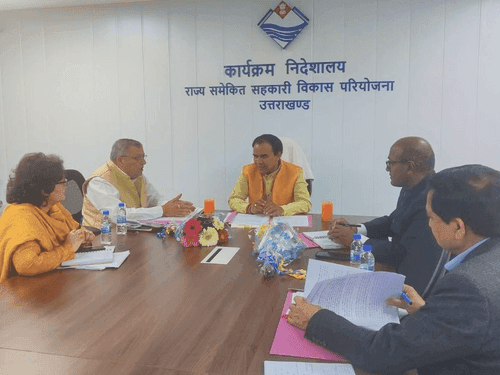 Minister Dr. Dhan Singh Rawat instructed the officials to organize a seven-day silk fair