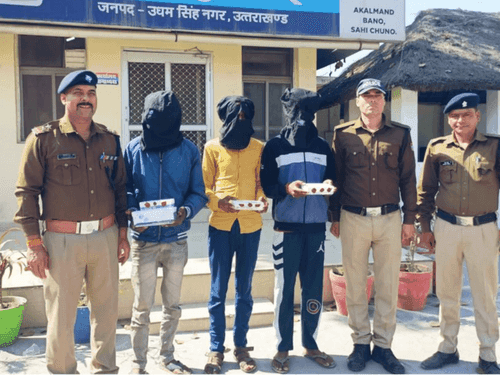 03 accused arrested with 30 grams of illegal smack