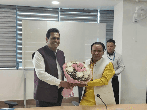 Minister Dr. Dhan Singh Rawat discussed with NABARD officials