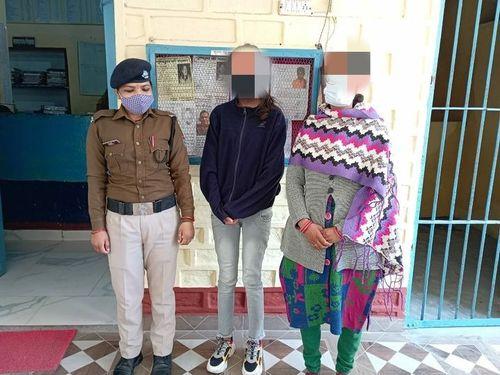 Kotwali Bageshwar police team recovered the missing girl from the district Almora (Kasardevi) and handed it over to the family members.