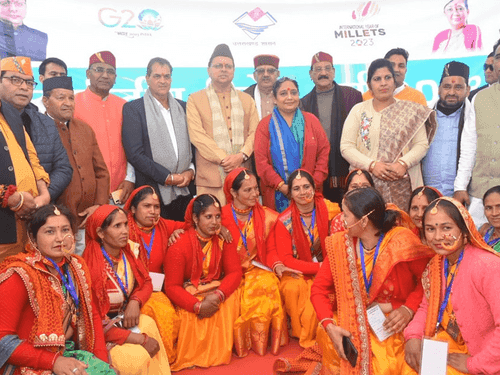CM Dhami enjoyed Pahari cuisine