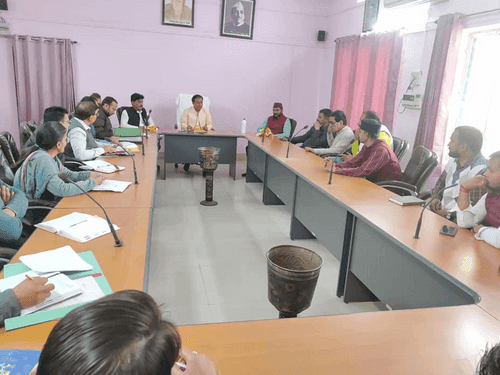 Minister Dr. Dhan Singh Rawat held a review meeting of Municipal Corporation Srinagar