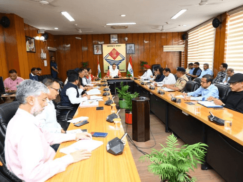 CM Dhami took a review meeting regarding the preparations for the Chardham Yatra