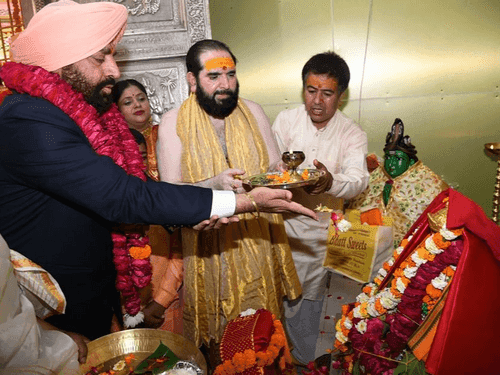 Governor Gurmit Singh participated in Shri Hanuman Janmotsav program