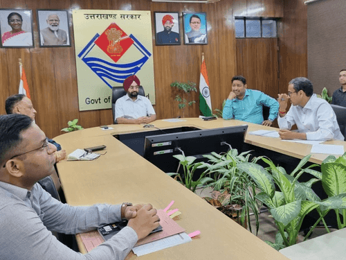 CS Dr. S.S. Sandhu held a meeting regarding the Kedarnath Heli Service
