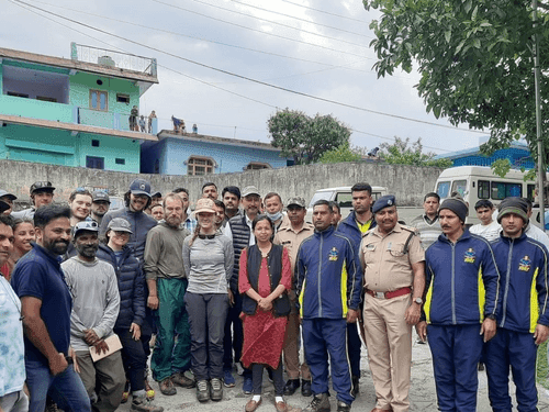 SDRF rescues 13 foreigners and an Indian citizen trapped in an avalanche