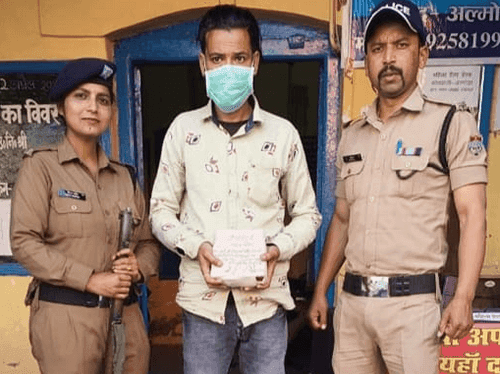 Accused arrested with illegal English liquor